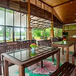 Oyo 479 Water Jade Natural Resort