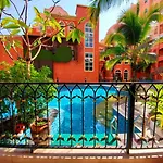 Seven Seas Condo By Pavel