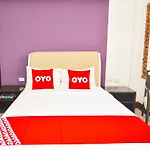Oyo 115 Rich Boutique Hotel
