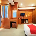Oyo 485 Million Patong Beach Resort