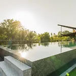 Boat House Riverfront - Hotel Managed
