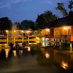 Pludhaya Resort & Spa