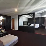 Nana Buri Hotel