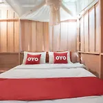 Oyo 693 Tree House Cottage