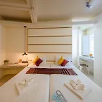 Hotel October