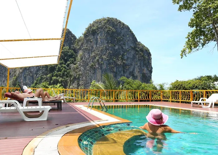 Barefeet Heaven Hill Naturist Resort
