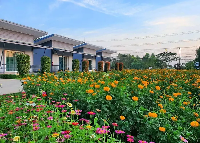 Maharak Resort