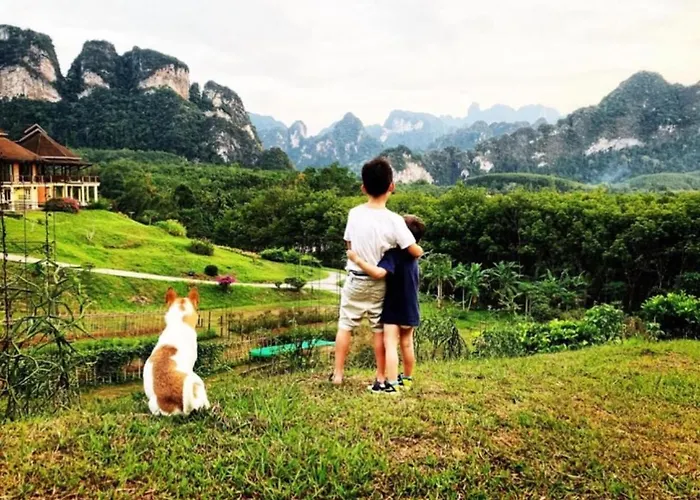 Billion Views Khaosok Homestay