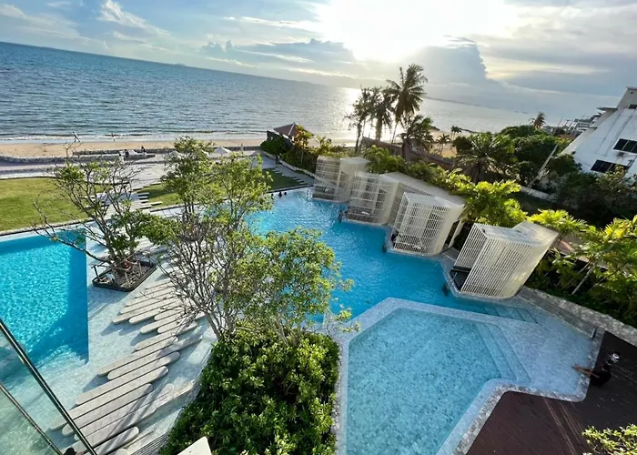 Veranda Residences Pattaya By Phung