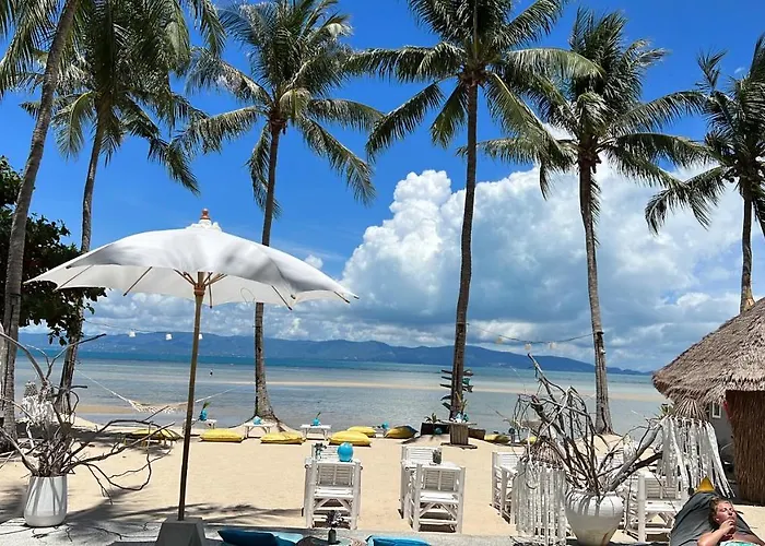 Sea Love Beach Bar & Bungalows