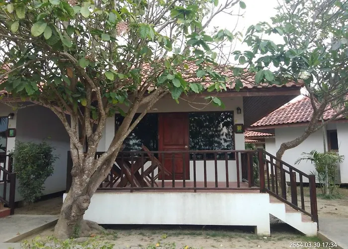 Sailom Resort Bangsaphan