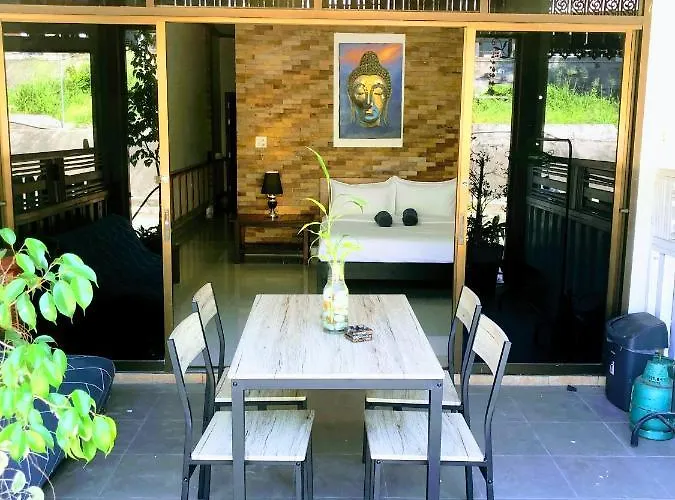 Number Six House For Up To 5 Guests With 2 Bedrooms