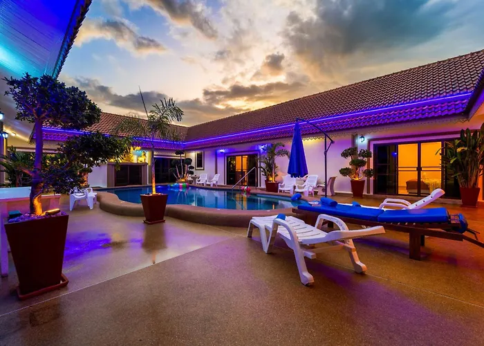 Siam Court Hotel And Resort