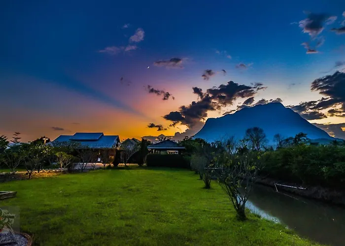 The Wes Village, Incl Free Breakfast & 100 Thb Food Gift