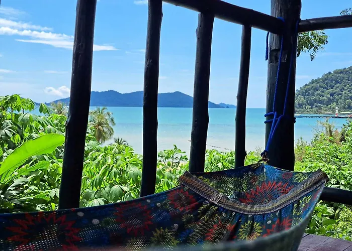 Neeno Hut