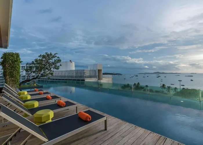 Seven Zea Chic Hotel