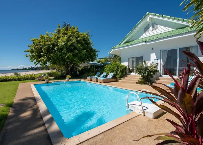 2 Bedroom Beachfront Villa Baan Rim Haad