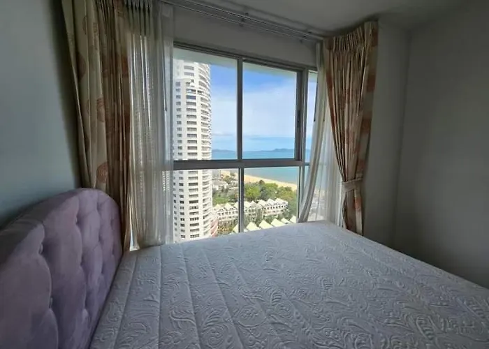 Jomtien Pattaya Condo Seaview Room Premium