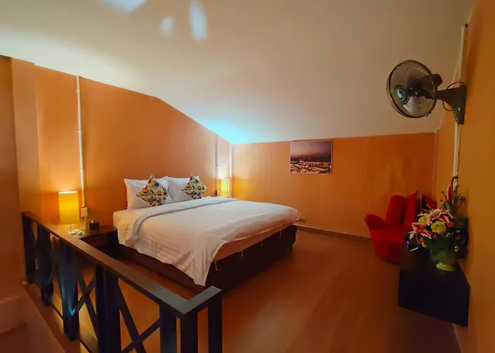 Retro Box Hotel Chumphon