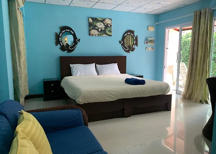 Pakmeng Beach Resort