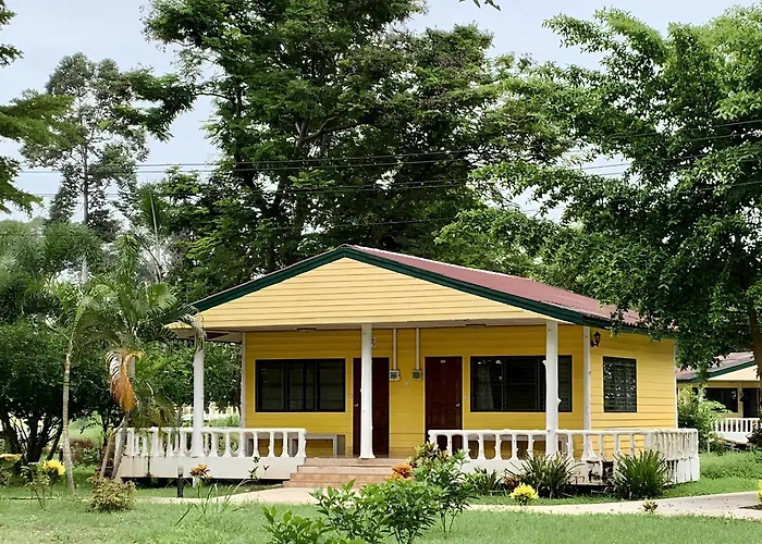Country Lake Nature Lodge