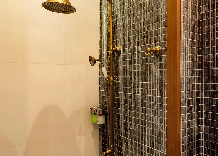 Khunluang Hostel (Adults Only)