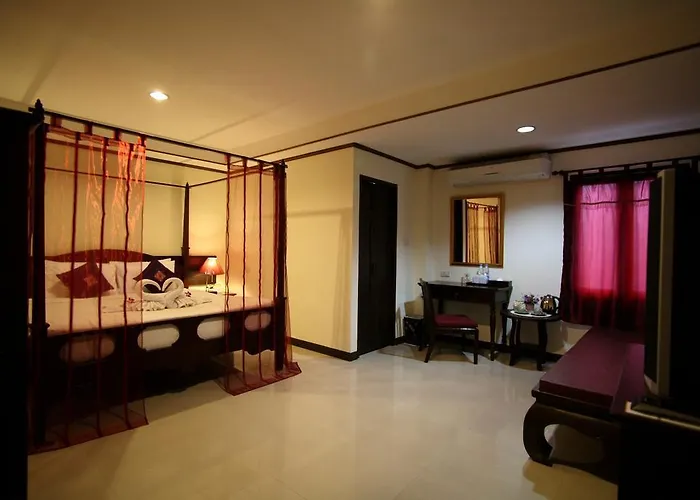 Na Thapae Hotel