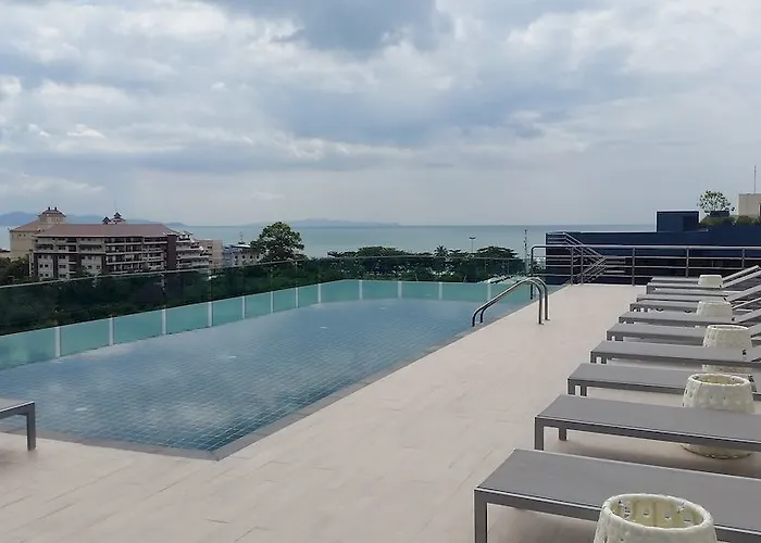 Acqua Condominium