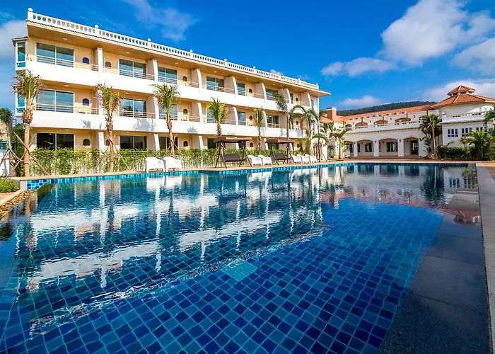 Villa Blanca Hotel & Restaurant