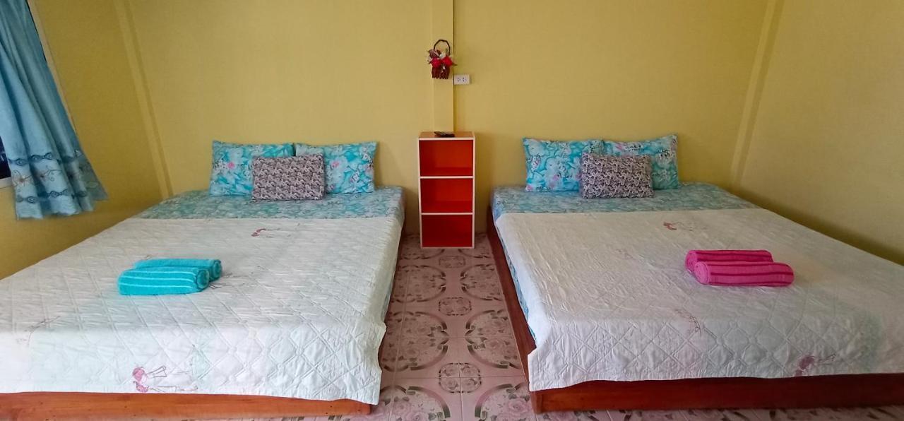 Lung Teeb Paradise 2* Chao Lao Beach