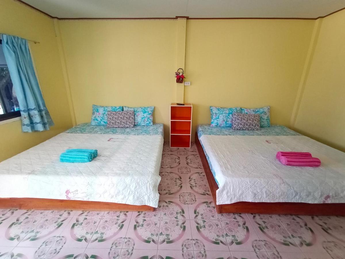 Lung Teeb Paradise 2* Chao Lao Beach