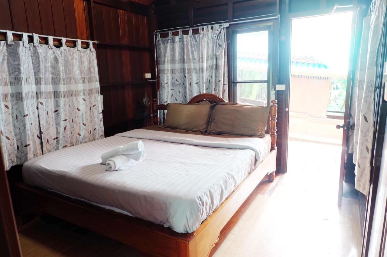 Ruennamyen Amphawa 3*