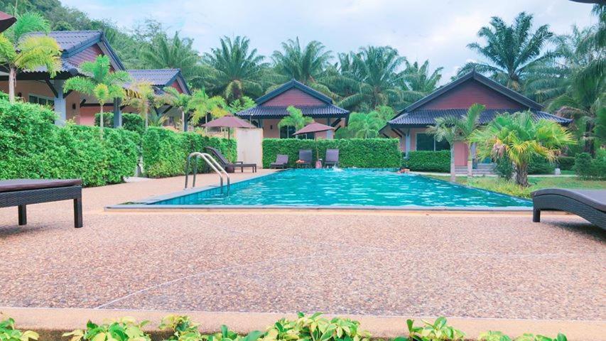 Palm Kiri Aonang 3*