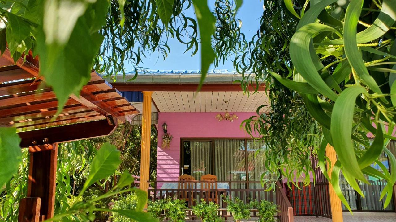 Warakorn Baansuan Homestay *
