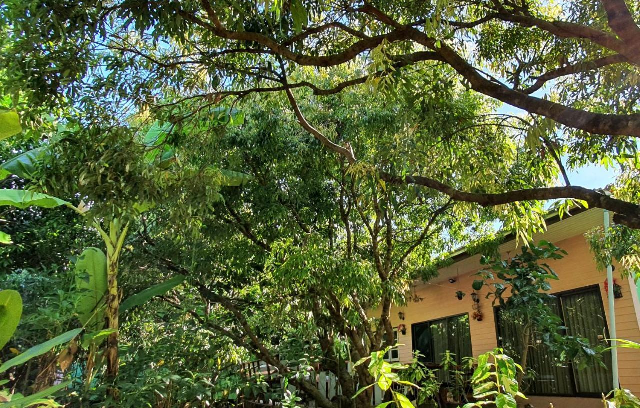 Warakorn Baansuan Homestay Amphawa