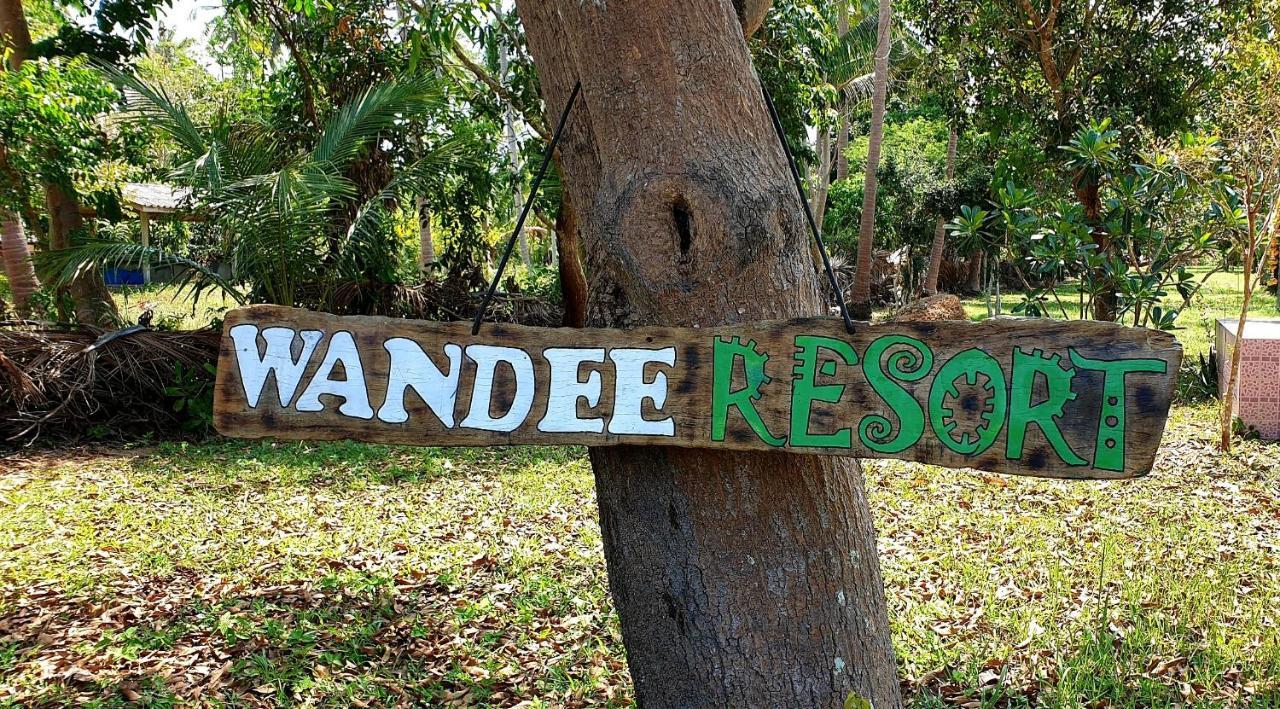 Wandee *