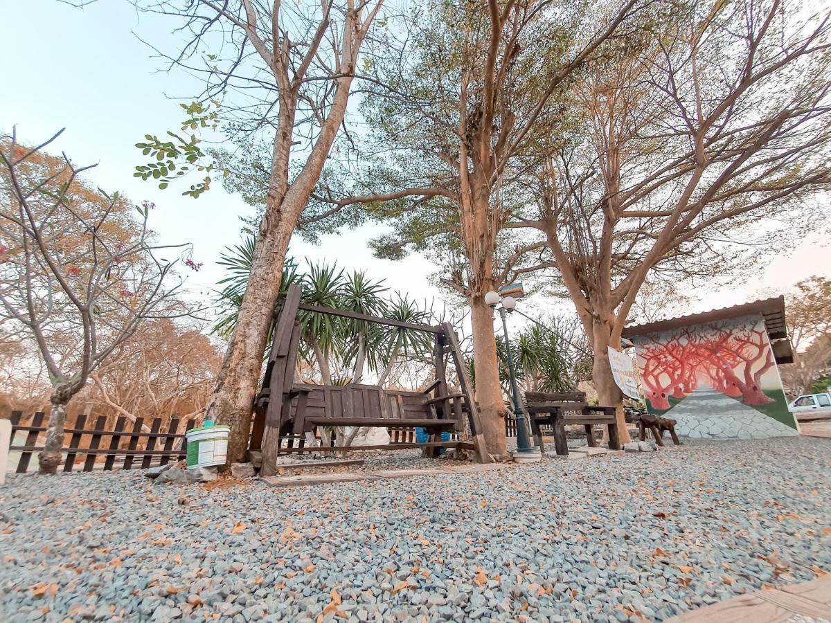 Resort Benjaporn Ko Si Chang