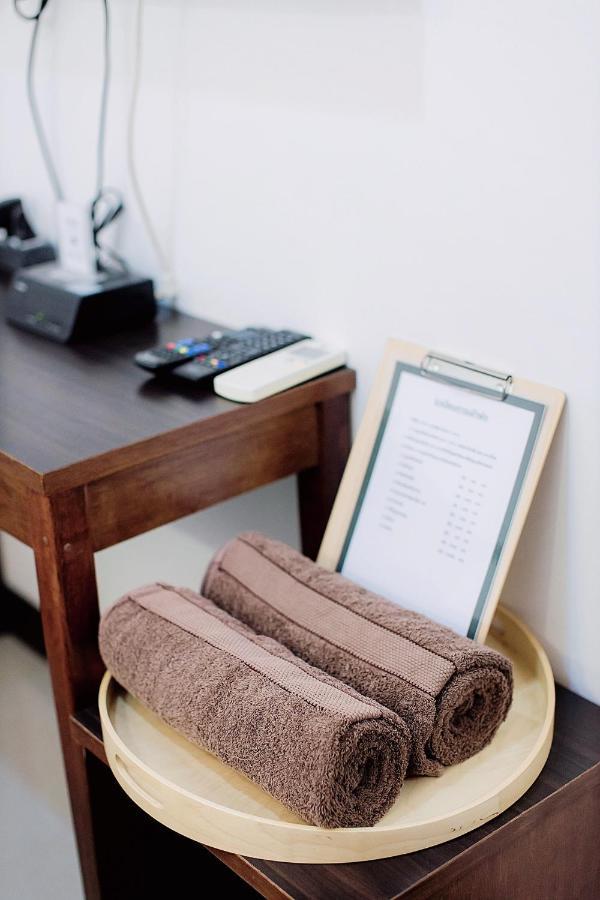 Pine Cafe'&bed