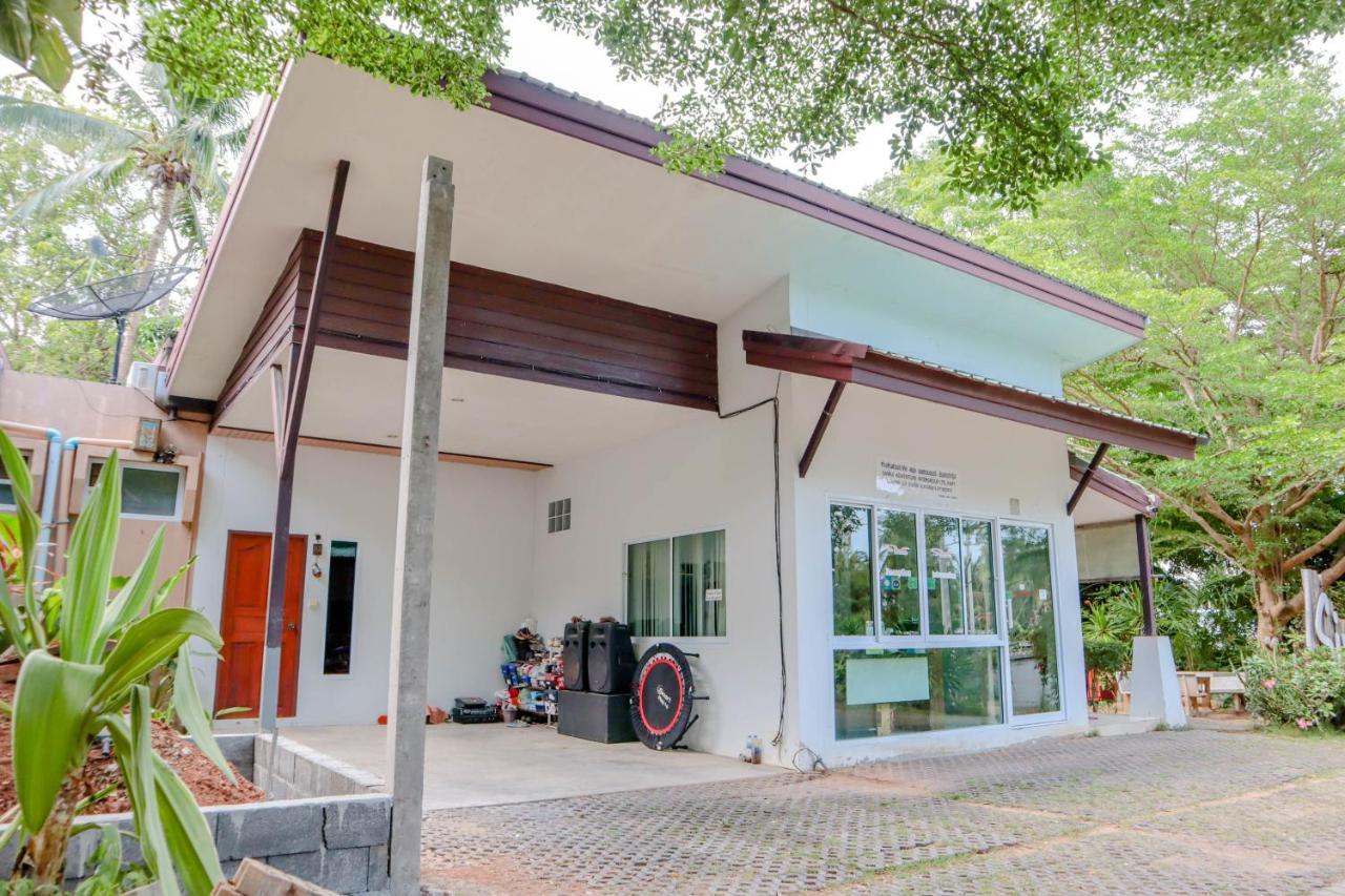 Oyo 943 Siva Buri Hotel 2*