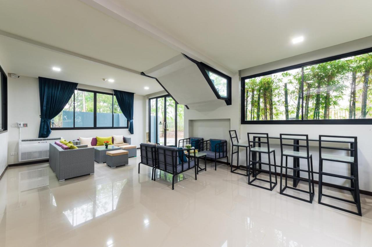 Aownoi Bay Prachuap Khiri Khan