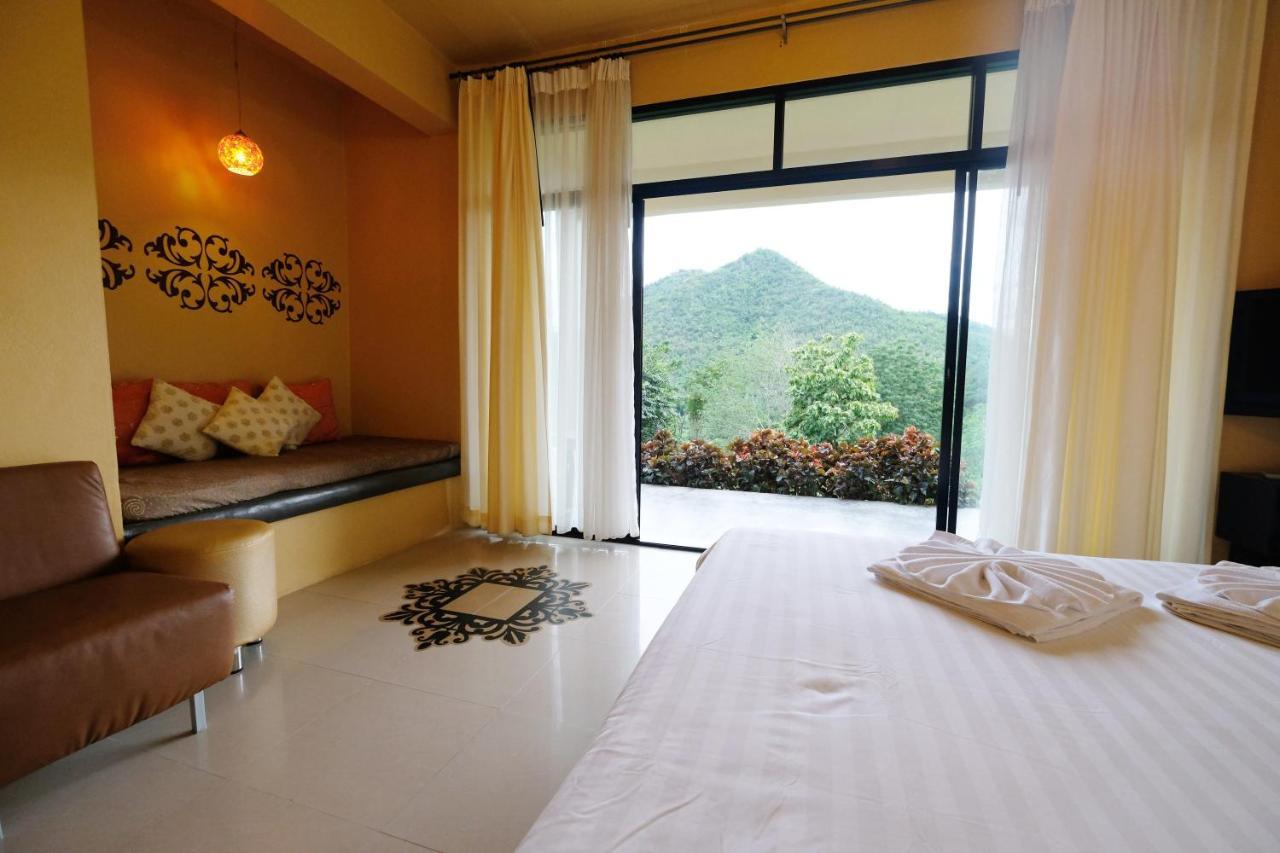 Resort Hi-scene