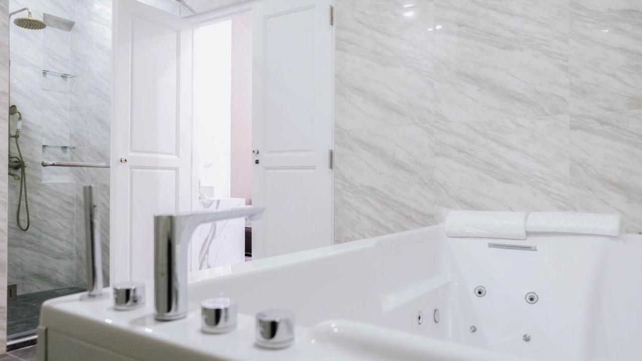 Hotel Varimantra Nakhon Pathom