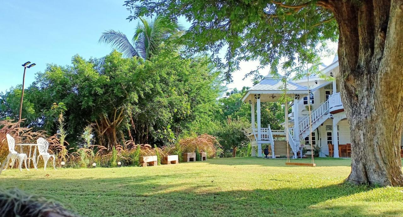 Rai Lung Tui * Prachuap Khiri Khan