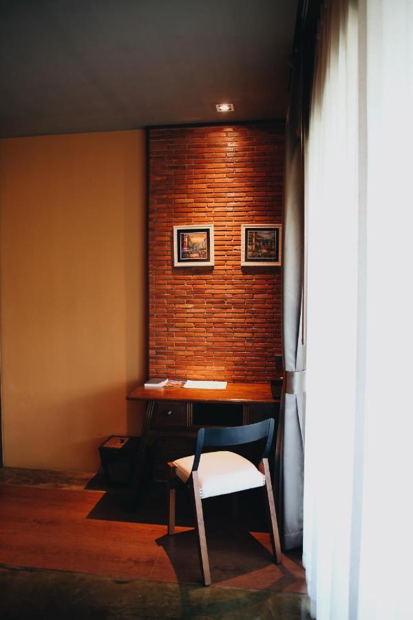 De L'amour Sha Hotel Prakhon Chai