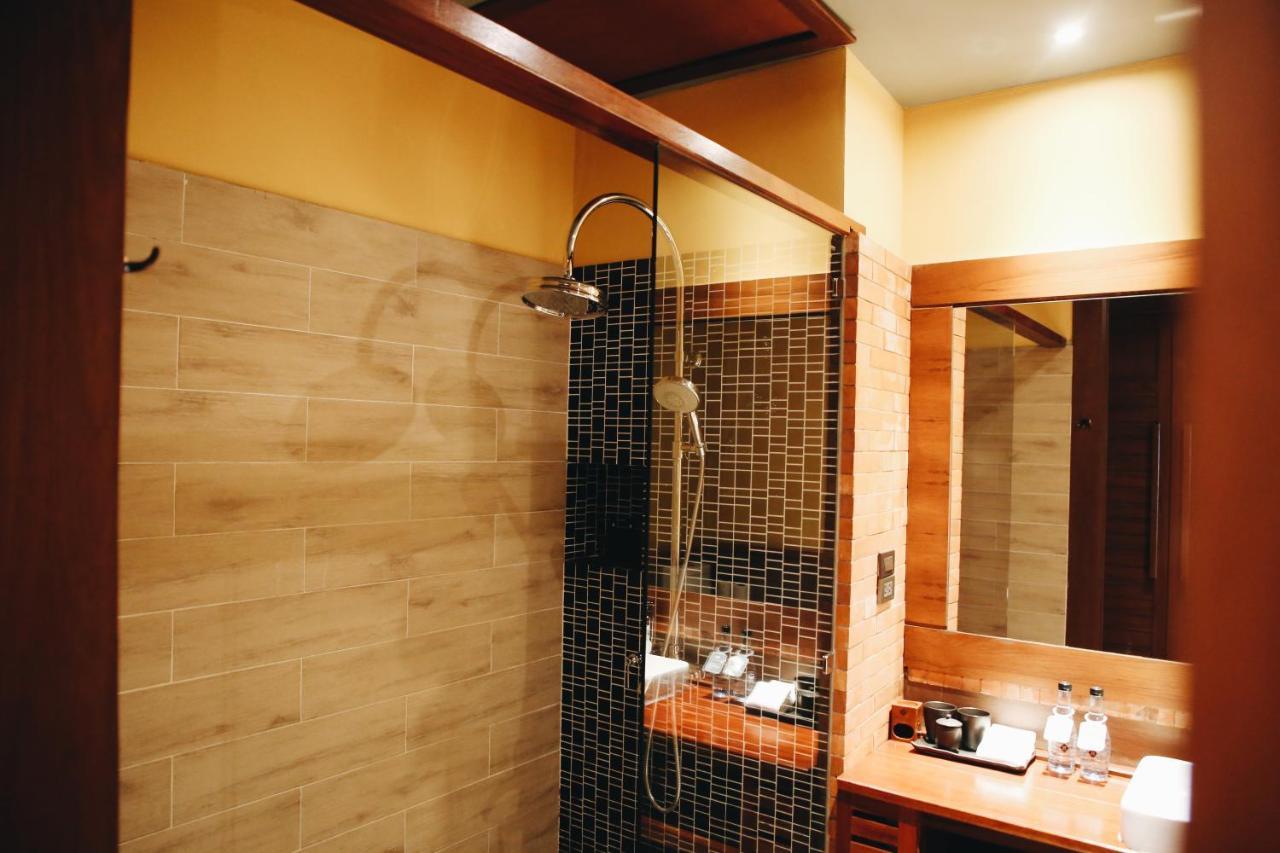 Hotel De L'amour Sha 4*