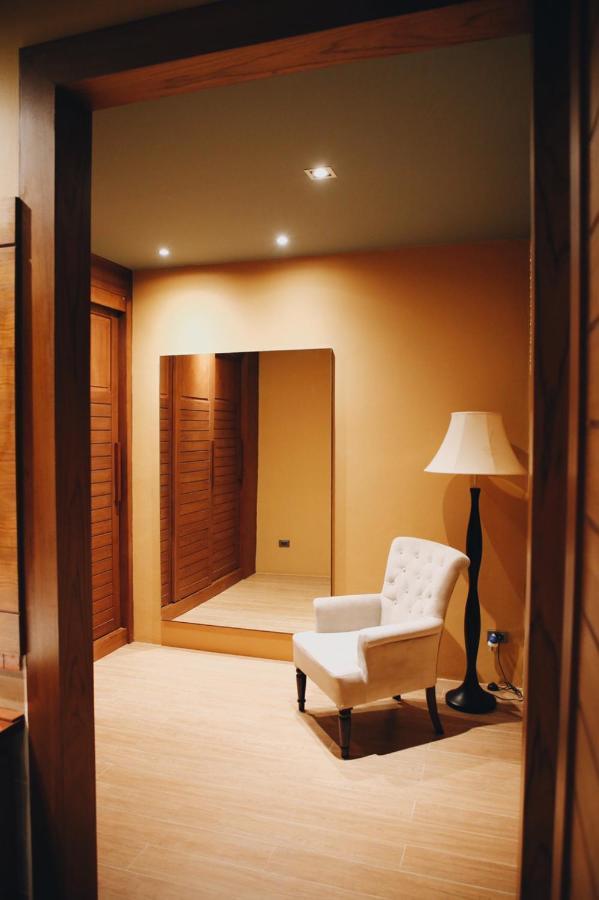 De L'amour Sha Hotel Prakhon Chai