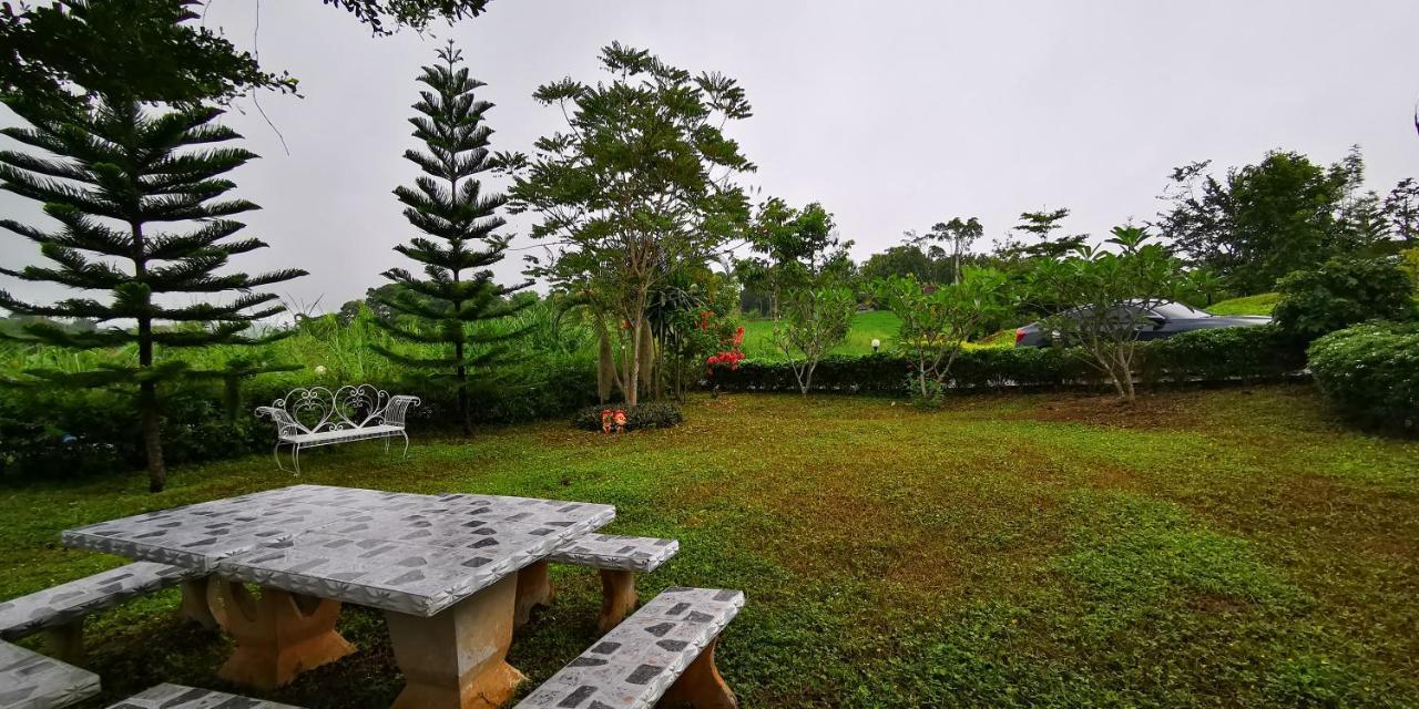 บ้านเอื้อมดาว เขาค้อ Resort 2*