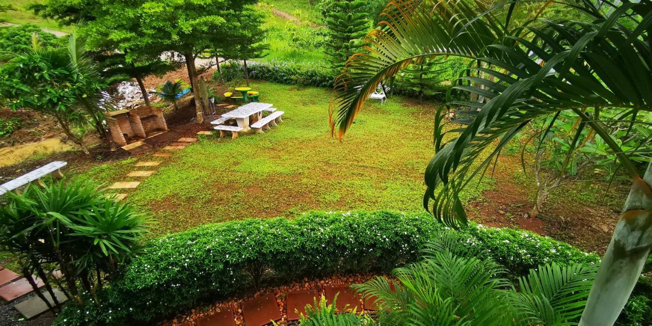 บ้านเอื้อมดาว เขาค้อ Resort 2*
