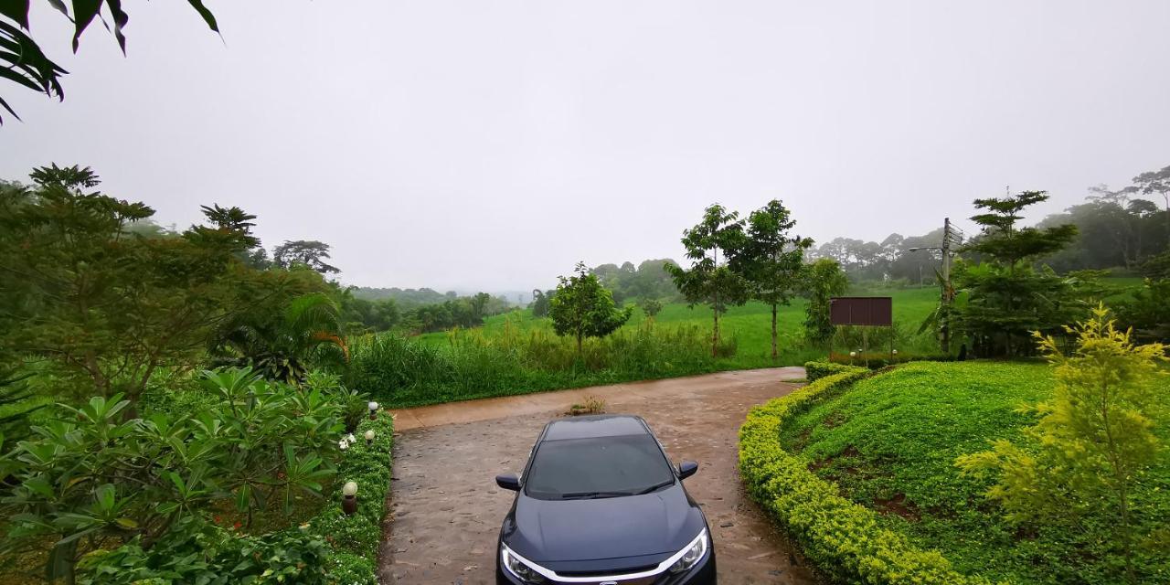 บ้านเอื้อมดาว เขาค้อ Resort 2*