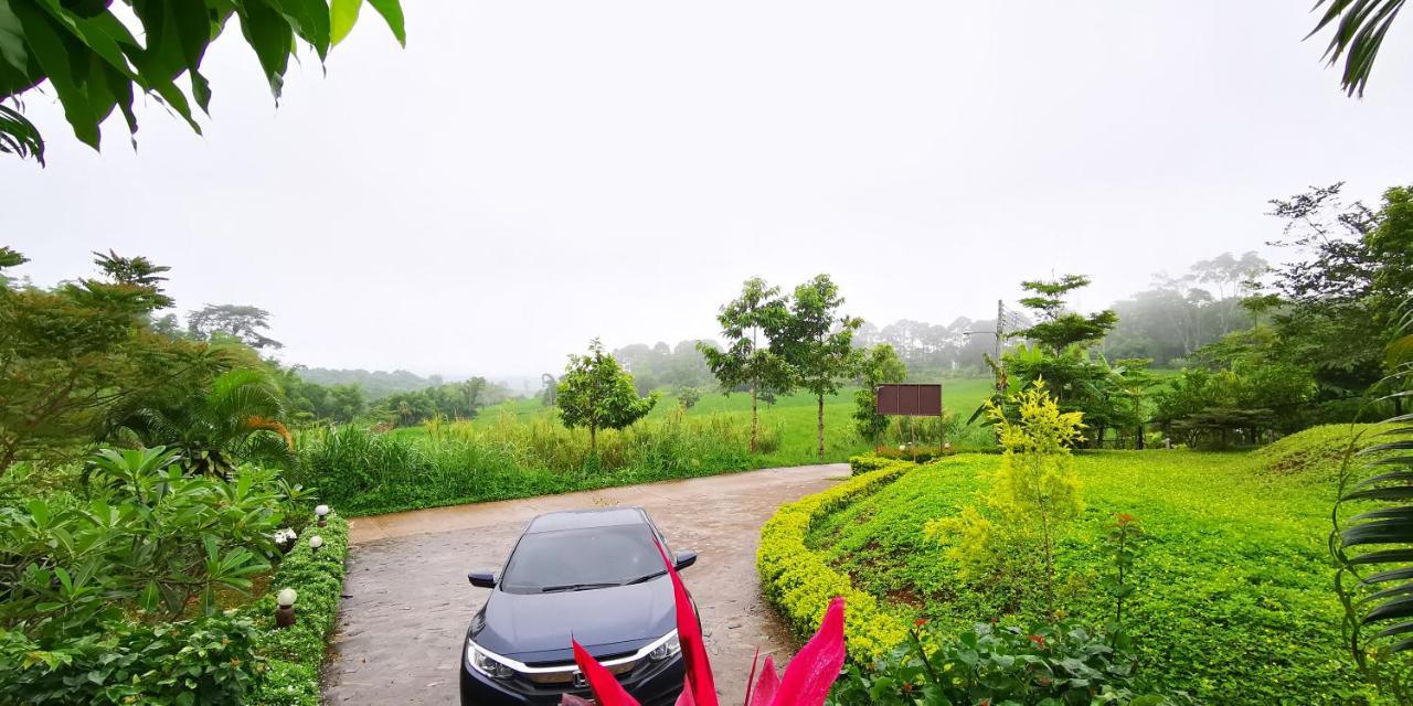 บ้านเอื้อมดาว เขาค้อ Resort 2*